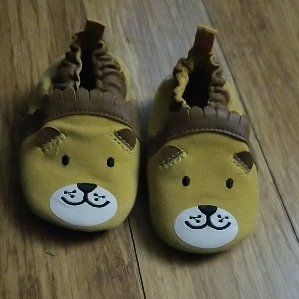 Cute Yellow Brown Lion Baby's Easy Slip On Shoes with Faux Leather Trim